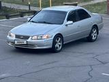 Toyota Camry 2001 года за 3 650 000 тг. в Алматы – фото 2