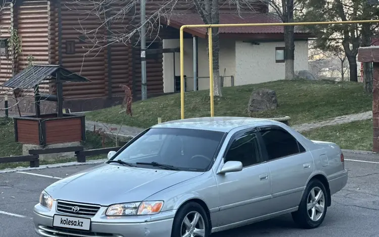 Toyota Camry 2001 годаүшін3 650 000 тг. в Алматы