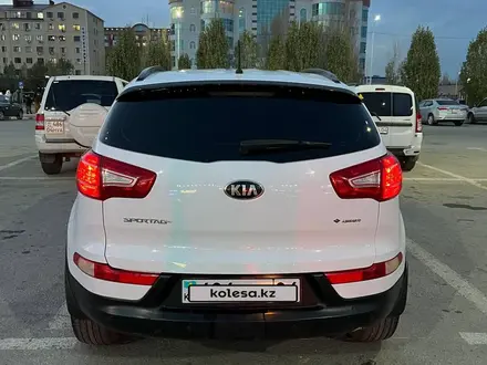 Kia Sportage 2013 года за 7 800 000 тг. в Актобе – фото 4