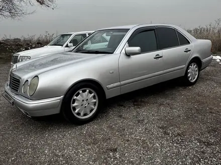 Mercedes-Benz E 280 1997 года за 3 500 000 тг. в Шымкент – фото 3