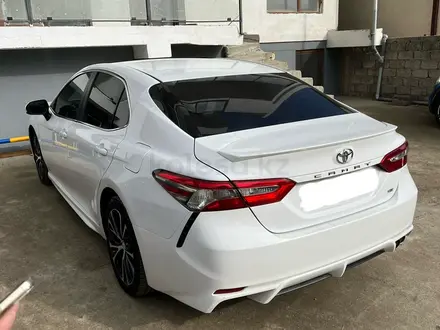 Toyota Camry 2018 года за 11 500 000 тг. в Атырау – фото 6