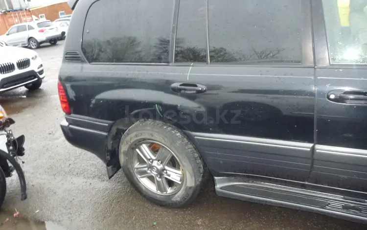 Дверь двери стекло дверей на Toyota LC Lexus LX 470 за 1 233 тг. в Актау