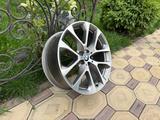 Оригинальные диски R20 на BMW X5 (G05), BMW X6 (G06) БМВ за 850 000 тг. в Алматы – фото 2