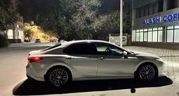 Toyota Camry 2019 годаfor17 900 000 тг. в Семей – фото 4