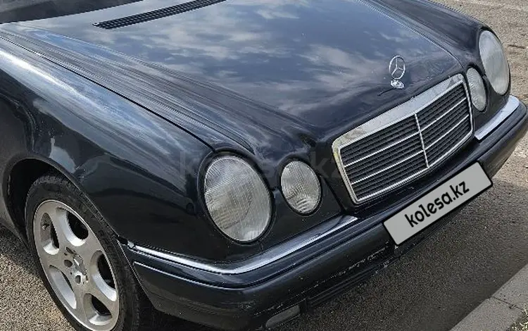 Mercedes-Benz E 230 1997 годаүшін2 300 000 тг. в Алматы