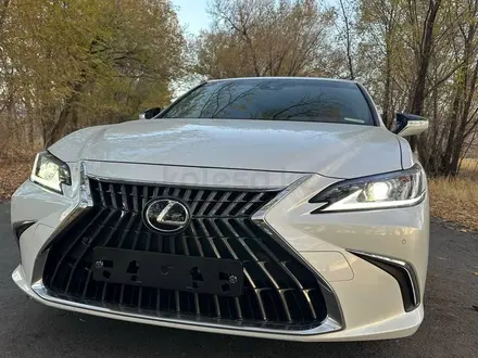 Lexus ES 300h 2022 года за 29 000 000 тг. в Алматы – фото 8