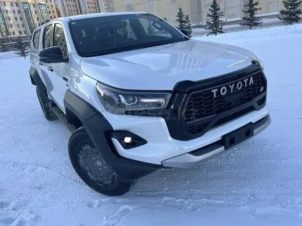Toyota Hilux 2024 года за 33 000 000 тг. в Астана
