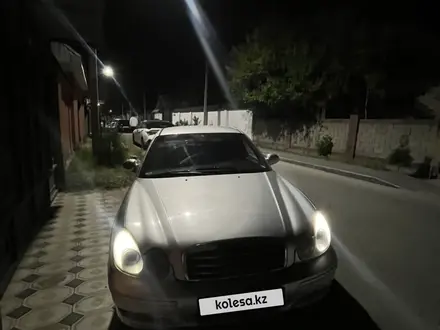 Hyundai Sonata 2003 года за 1 600 000 тг. в Шымкент – фото 2
