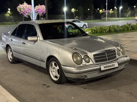 Mercedes-Benz E 280 1997 года за 2 900 000 тг. в Алматы – фото 5