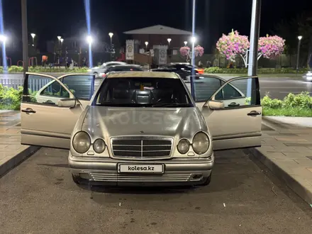 Mercedes-Benz E 280 1997 года за 2 900 000 тг. в Алматы – фото 9