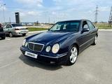 Mercedes-Benz E 320 1999 года за 4 500 000 тг. в Тараз – фото 2