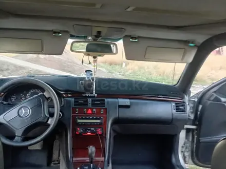 Mercedes-Benz E 280 1996 года за 1 850 000 тг. в Алматы – фото 4