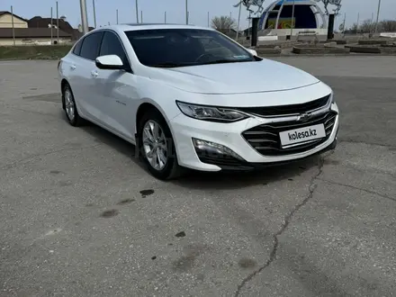 Chevrolet Malibu 2021 года за 10 990 000 тг. в Караганда – фото 4