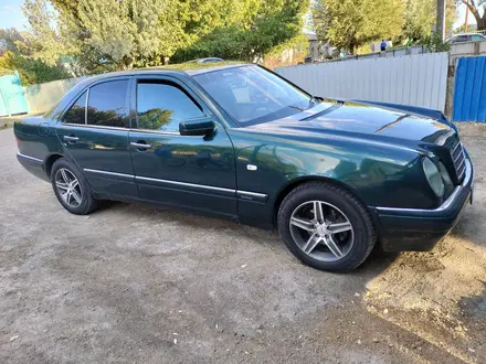 Mercedes-Benz E 230 1996 года за 2 200 000 тг. в Жосалы – фото 4