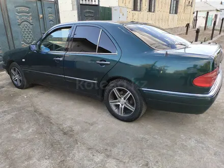 Mercedes-Benz E 230 1996 года за 2 200 000 тг. в Жосалы – фото 6