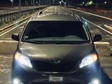 Toyota Sienna 2014 года за 14 200 000 тг. в Атырау