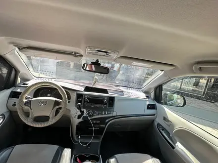 Toyota Sienna 2014 года за 14 200 000 тг. в Атырау – фото 15