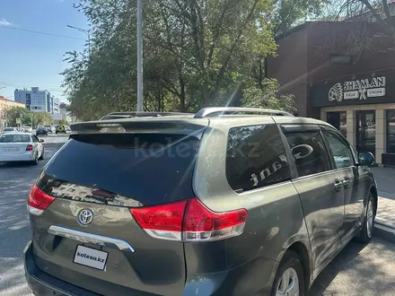 Toyota Sienna 2014 года за 14 200 000 тг. в Атырау – фото 13