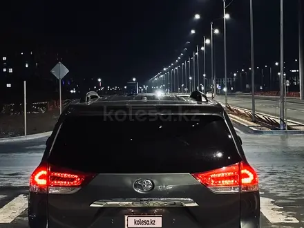 Toyota Sienna 2014 года за 14 200 000 тг. в Атырау – фото 5