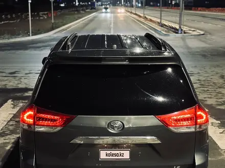 Toyota Sienna 2014 года за 14 200 000 тг. в Атырау – фото 6