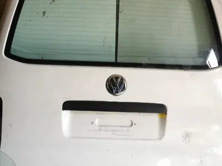 Дверь багажника на Volkswagen Transporter T5 за 120 000 тг. в Алматы