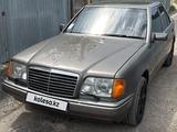 Mercedes-Benz E 320 1993 года за 3 000 000 тг. в Караганда – фото 2