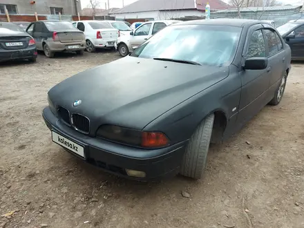 BMW 523 1997 года за 1 400 000 тг. в Нур-Султан (Астана) – фото 2