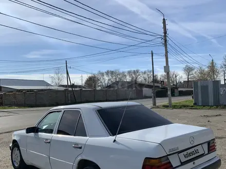 Mercedes-Benz E 220 1993 года за 2 000 000 тг. в Тараз