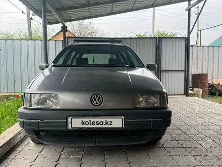 Volkswagen Passat 1993 года за 1 800 000 тг. в Алматы – фото 2