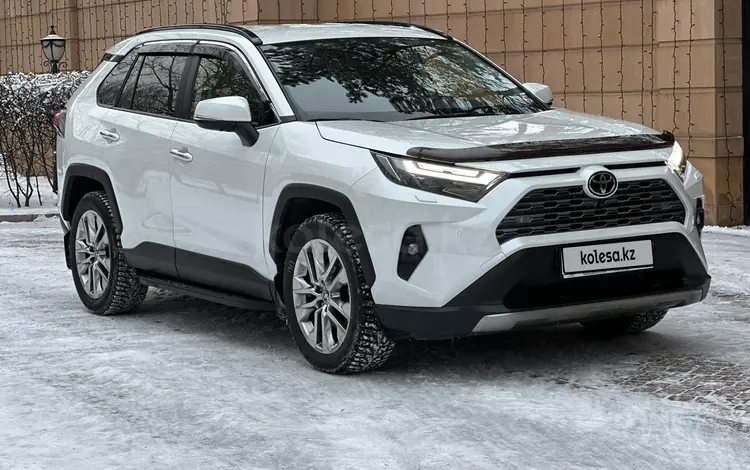 Toyota RAV4 2022 года за 19 700 000 тг. в Астана