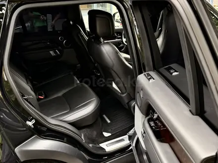 Land Rover Range Rover 2018 года за 40 000 000 тг. в Алматы – фото 16