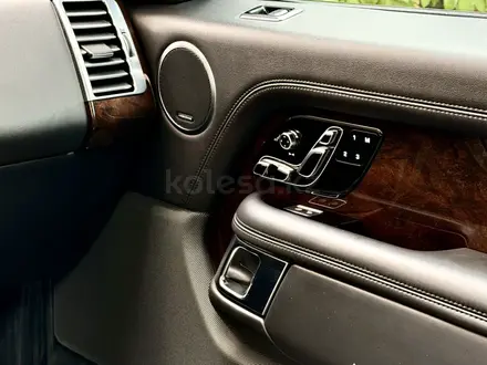 Land Rover Range Rover 2018 года за 40 000 000 тг. в Алматы – фото 21