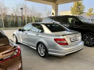 Mercedes-Benz C 230