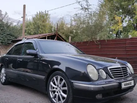 Mercedes-Benz E 320 2001 года за 4 500 000 тг. в Алматы
