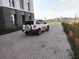 Toyota RAV4 2001 года за 4 300 000 тг. в Астана – фото 2