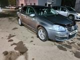 Volkswagen Jetta 2007 года за 3 400 000 тг. в Астана – фото 2