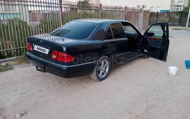 Mercedes-Benz E 320 1998 года за 2 500 000 тг. в Актау