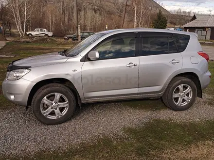 Toyota RAV4 2006 года за 7 100 000 тг. в Алтай – фото 2