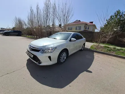 Toyota Camry 2017 года за 10 700 000 тг. в Астана – фото 2