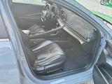 Hyundai Elantra 2021 года за 8 700 000 тг. в Атырау – фото 2
