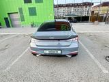 Hyundai Elantra 2021 года за 8 700 000 тг. в Атырау – фото 5