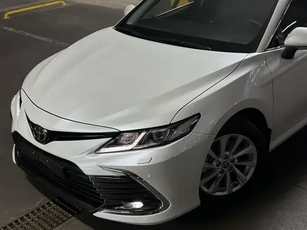 Toyota Camry 2023 года за 17 500 000 тг. в Алматы