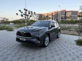 Toyota Highlander 2021 года за 24 000 000 тг. в Актау – фото 2