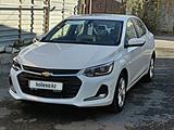 Chevrolet Onix 2023 года за 7 800 000 тг. в Астана – фото 2