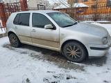 Volkswagen Golf 2001 годаfor2 700 000 тг. в Актобе