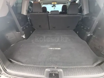 Toyota Highlander 2018 года за 14 000 000 тг. в Атырау – фото 8