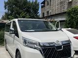 Toyota Granvia 2022 года за 37 000 000 тг. в Алматы