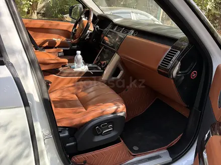 Land Rover Range Rover 2014 года за 24 500 000 тг. в Алматы – фото 6
