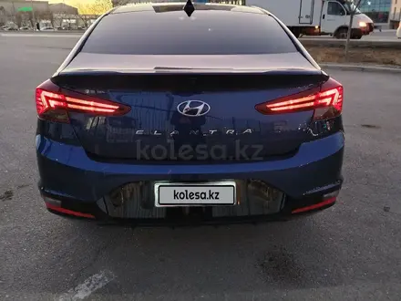 Hyundai Elantra 2019 года за 3 900 000 тг. в Актау – фото 3