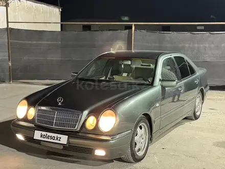 Mercedes-Benz E 320 1996 года за 2 400 000 тг. в Шымкент